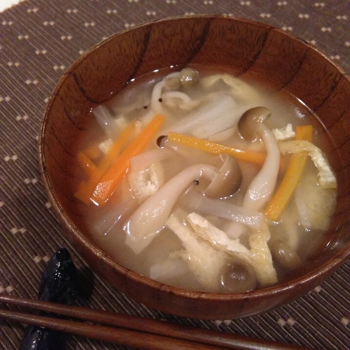 大根と人参 しめじのお味噌汁 レシピ 作り方 By Shimao0 楽天レシピ 大根と人参 しめじのお味噌汁 レシピ 作り方 By Shimao0 楽天レシピ